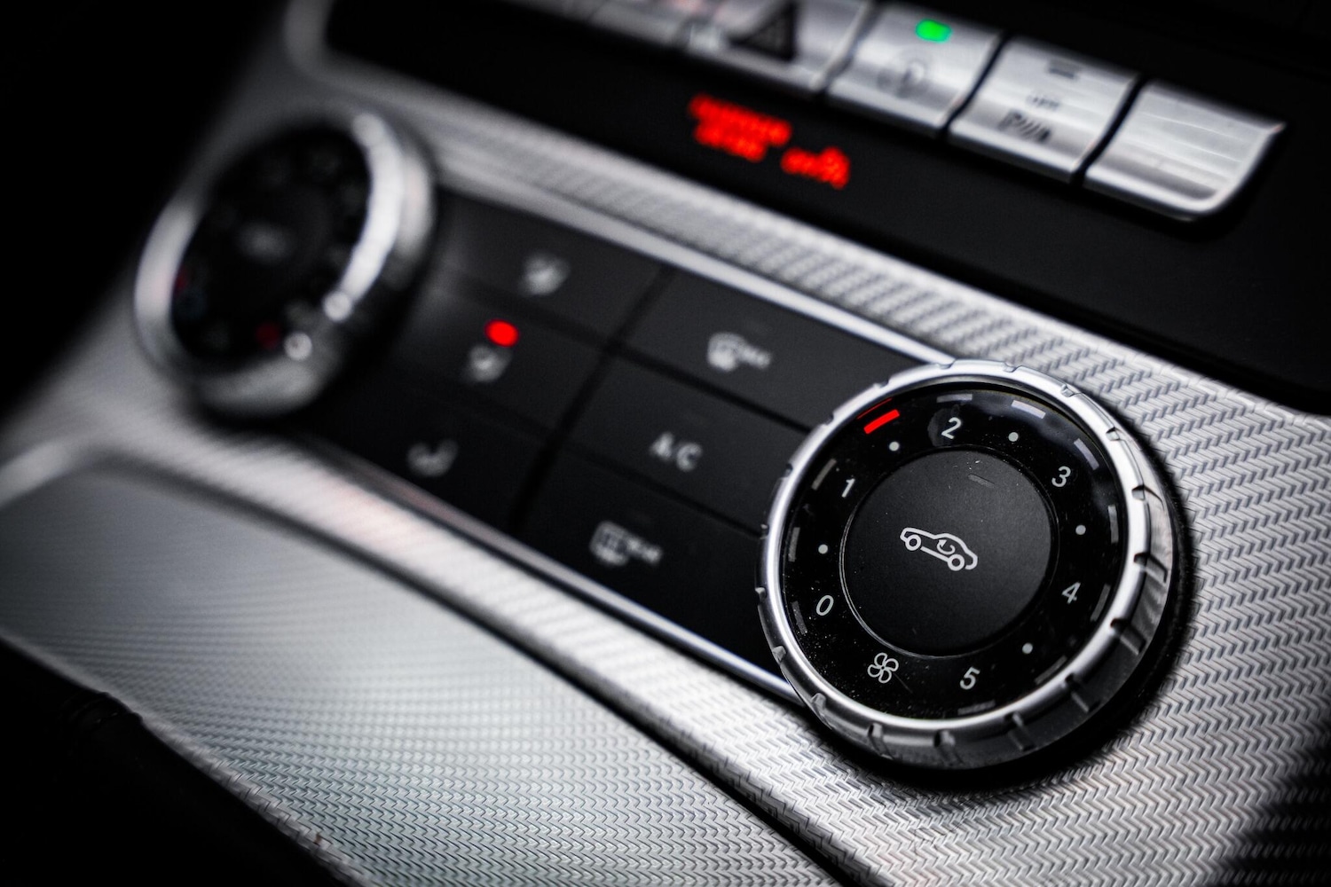 Used Mercedes-Benz SLC 2016 for sale - 76660445: Photo 42