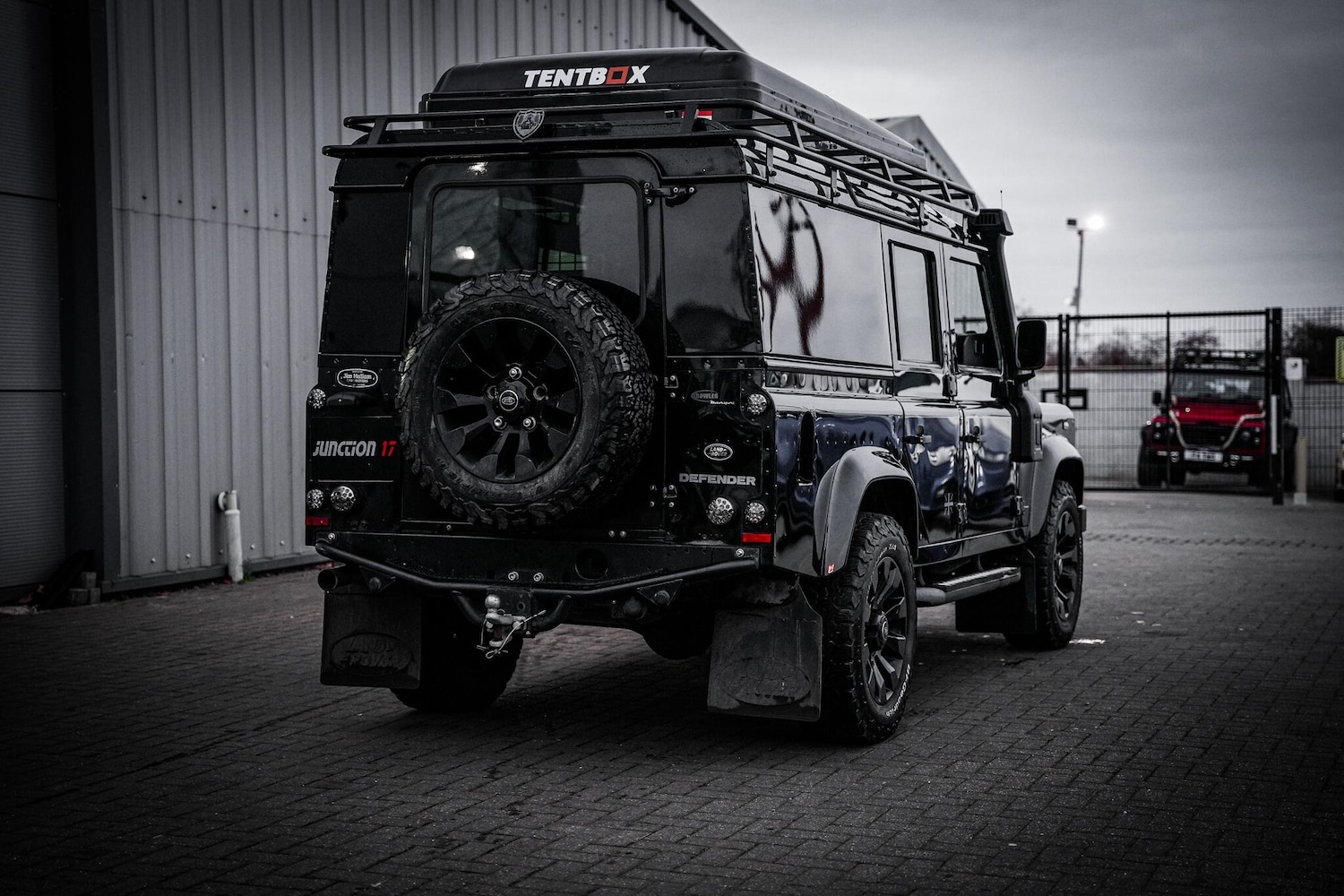 Used Land Rover Defender 110 2015 for sale - 76975497: Photo 13