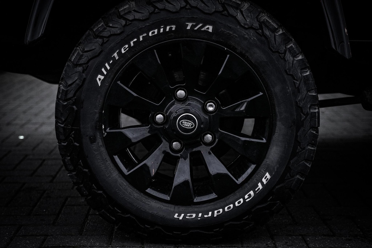 Used Land Rover Defender 110 2015 for sale - 76975497: Photo 22