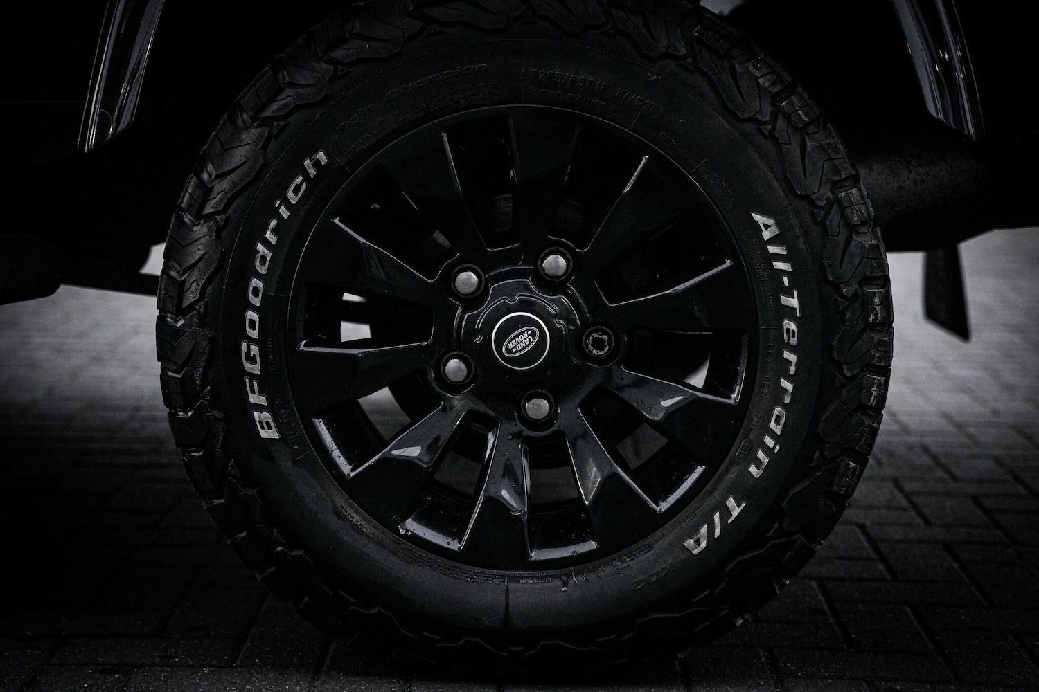 Used Land Rover Defender 110 2015 for sale - 76975497: Photo 23