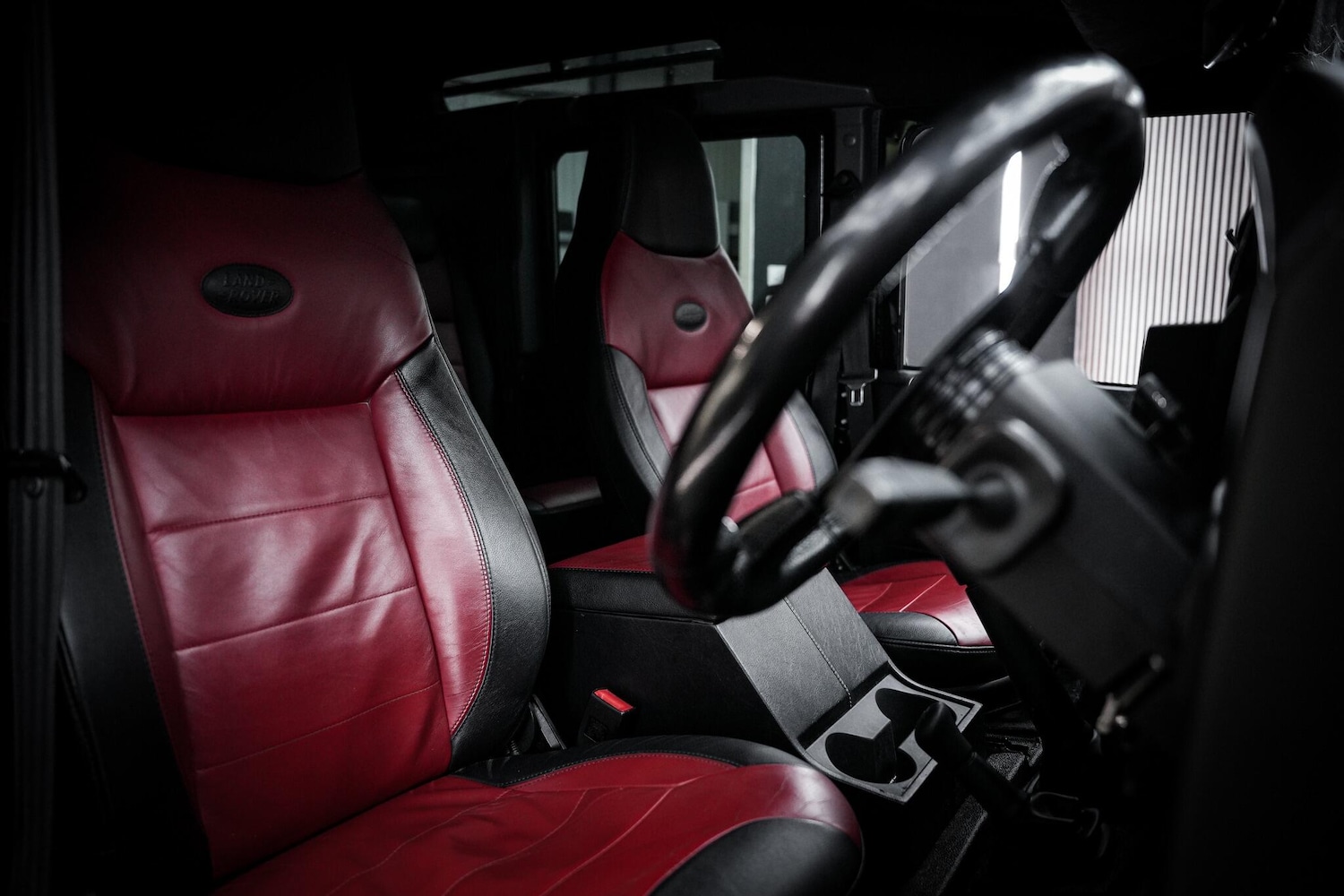 Used Land Rover Defender 110 2015 for sale - 76975497: Photo 30