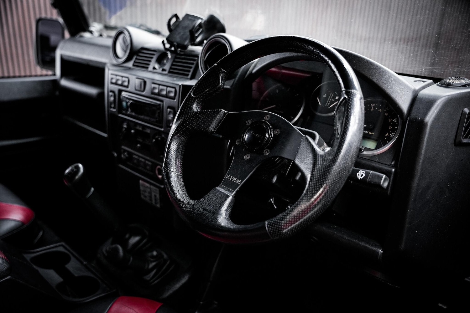 Used Land Rover Defender 110 2015 for sale - 76975497: Photo 31