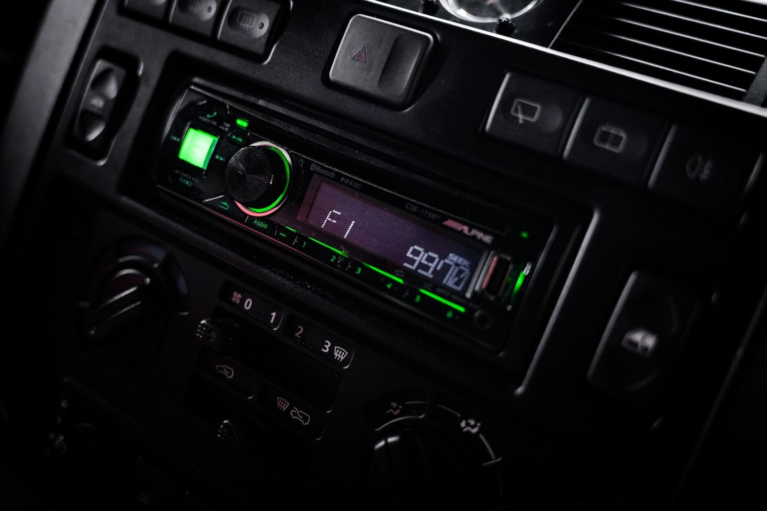 Used Land Rover Defender 110 2015 for sale - 76975497: Photo 39