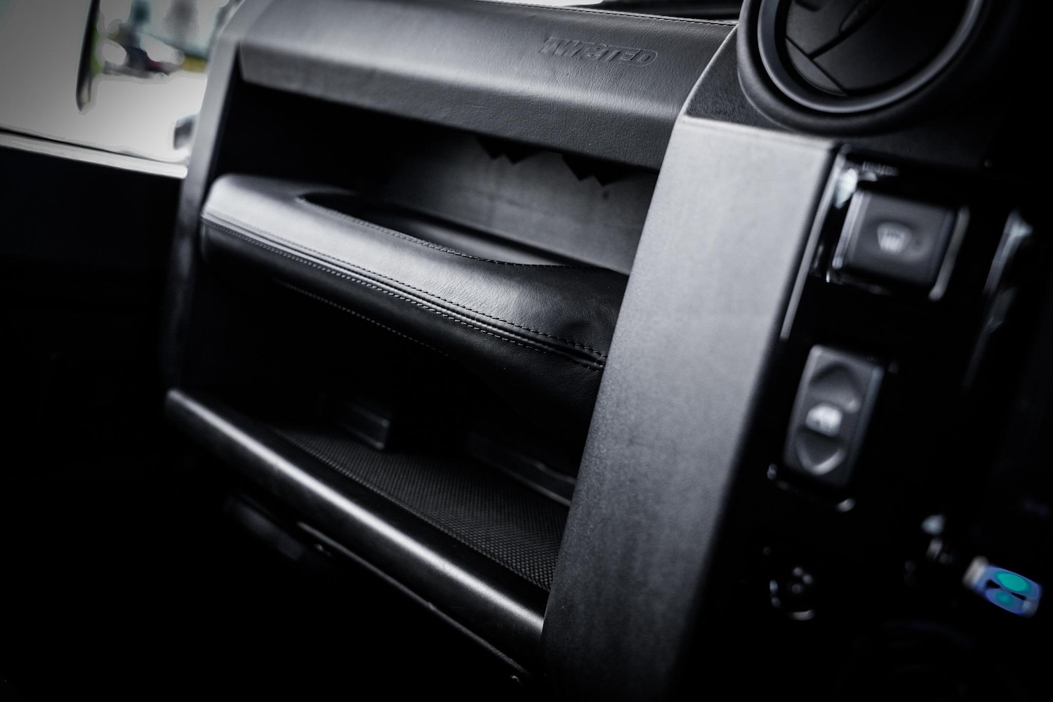 Used Land Rover Defender 2013 for sale - 77696330: Photo 38