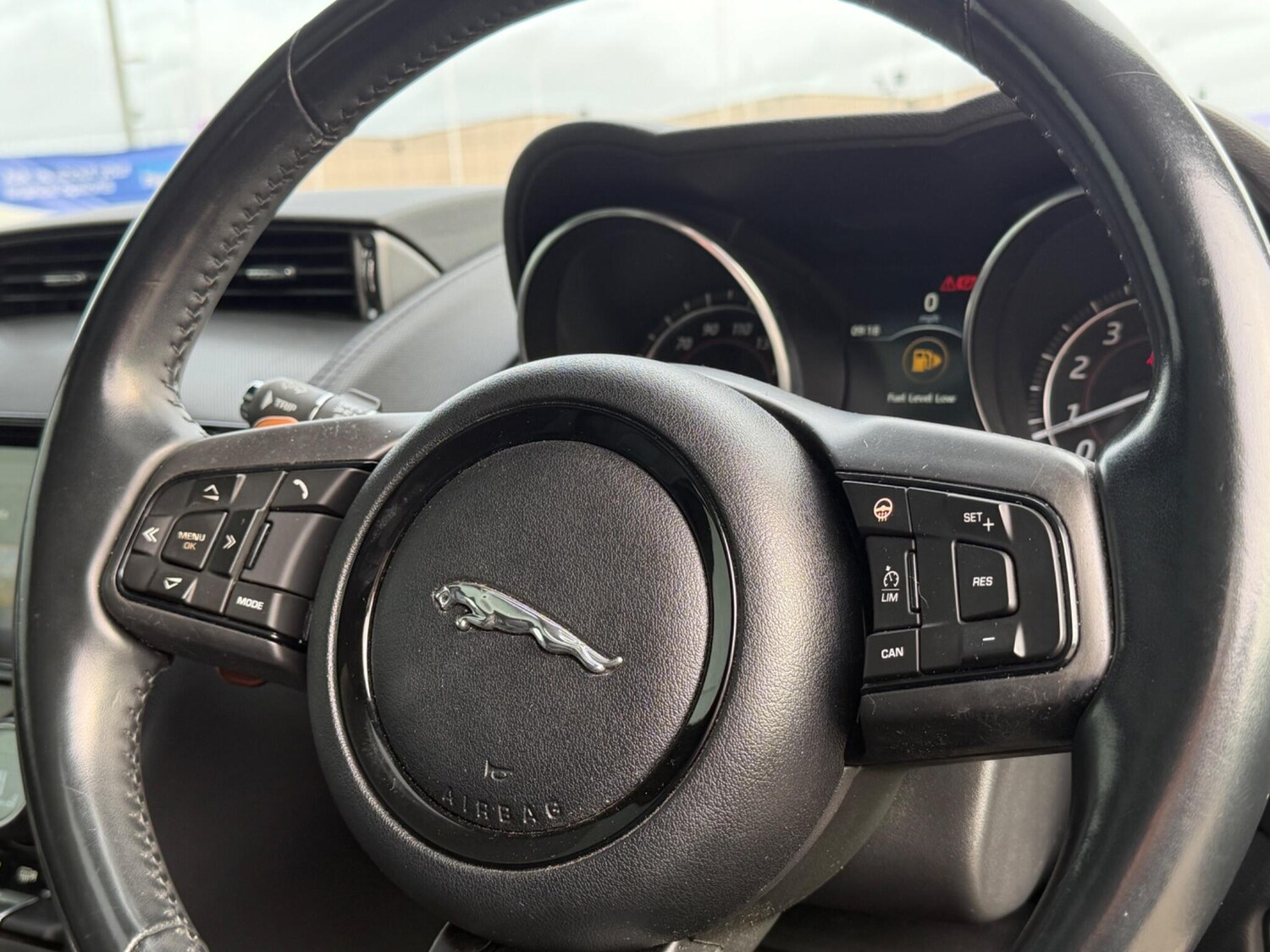 Used Jaguar F-Type 2016 for sale - 77853815: Photo 10