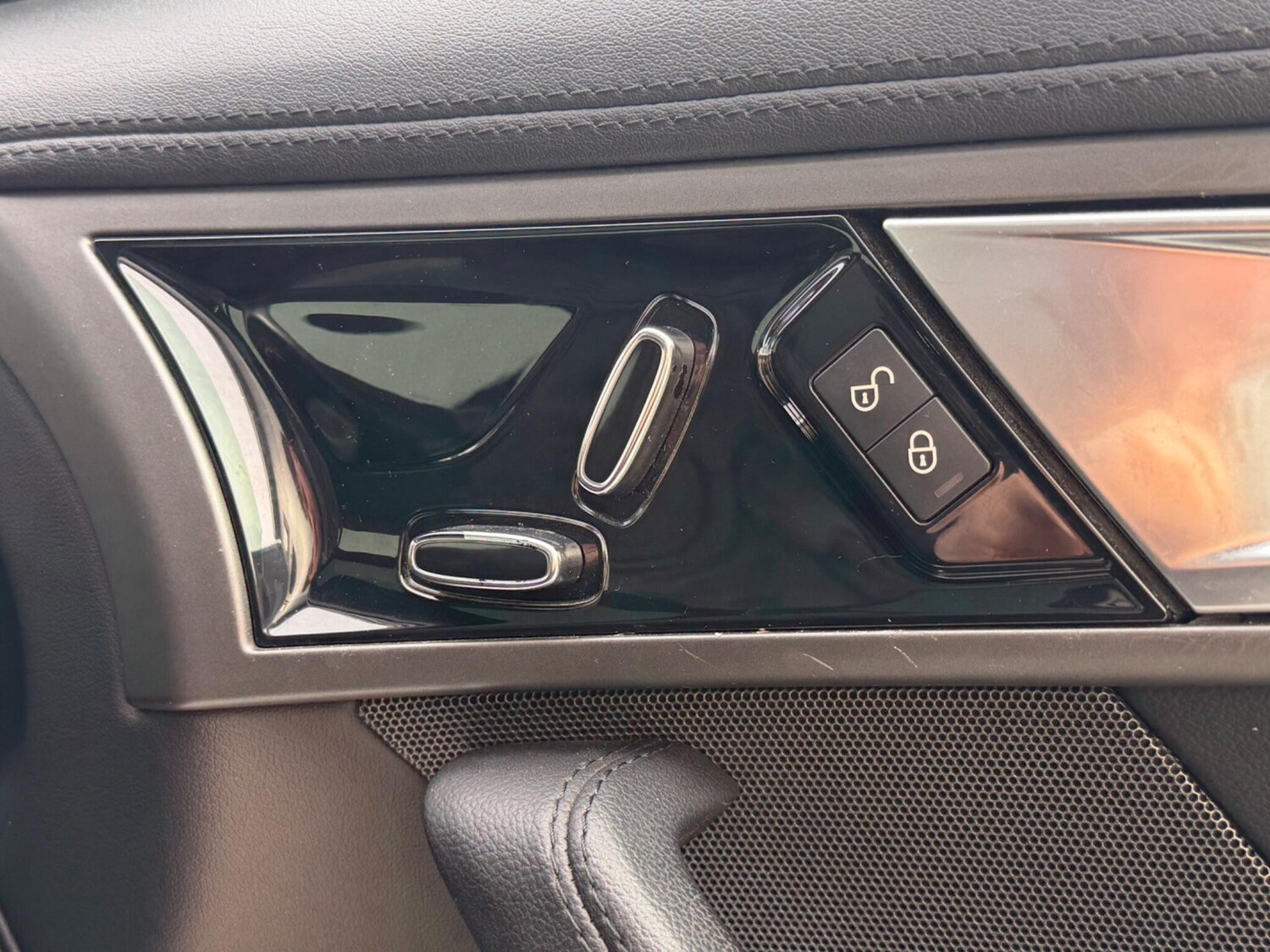 Used Jaguar F-Type 2016 for sale - 77853815: Photo 12