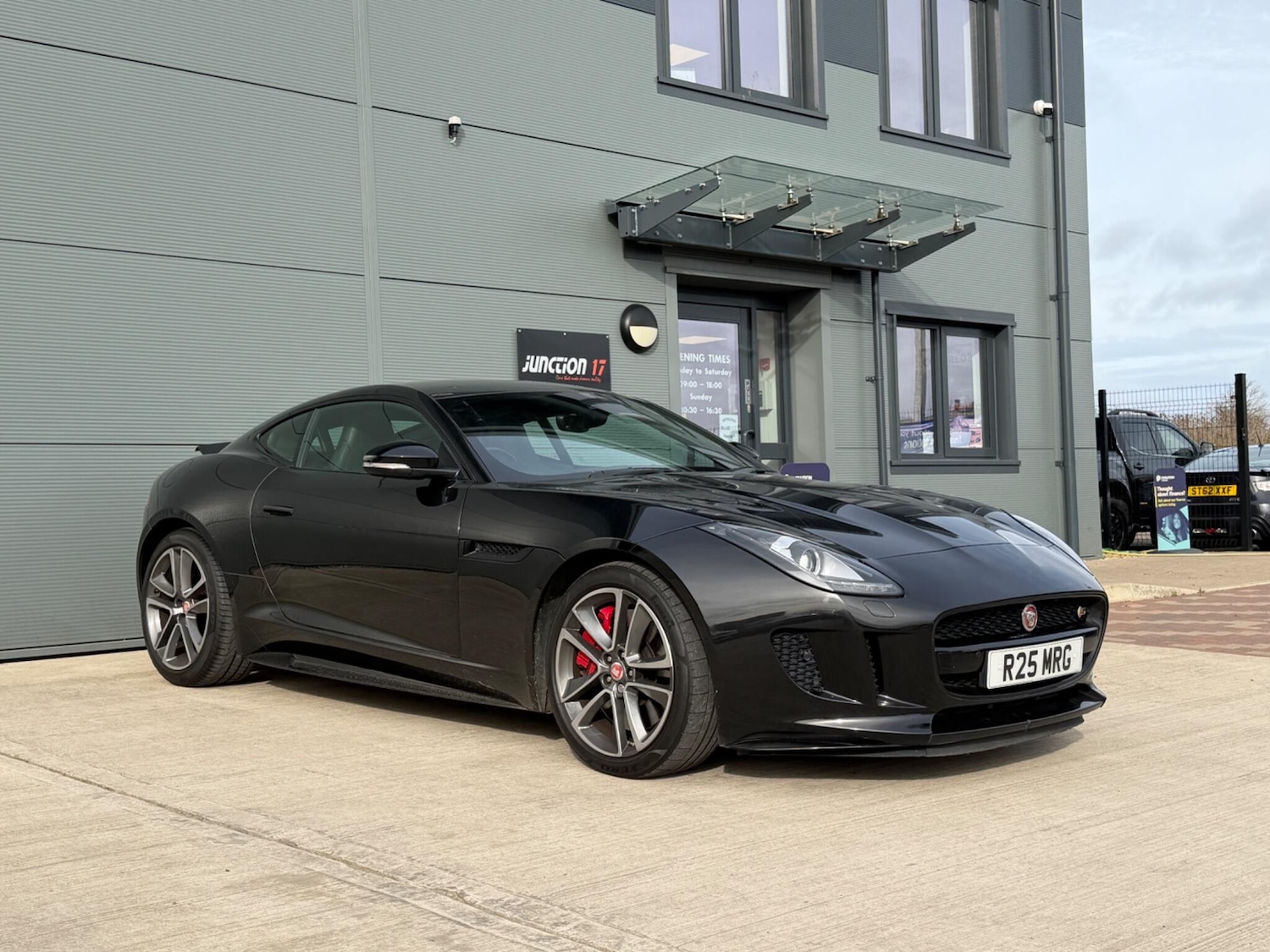 Used Jaguar F-Type 2016 for sale - 77853815: Photo 4