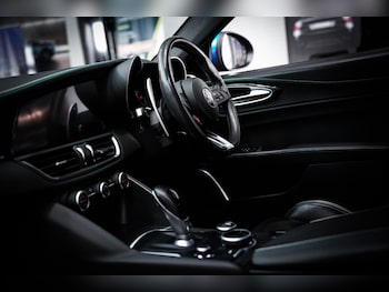 Used Alfa Romeo Giulia 2018 for sale - 79259833: Photo