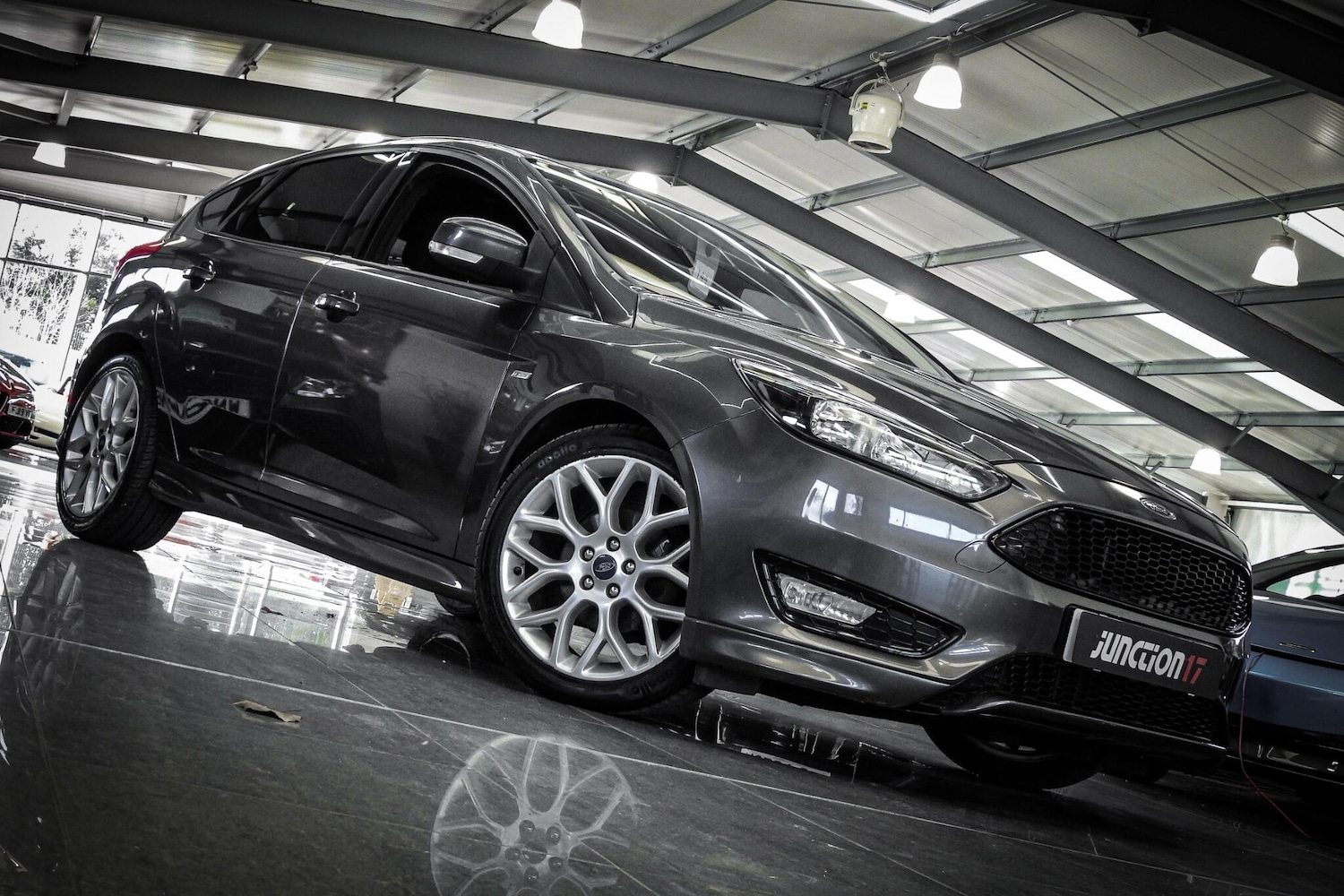 Used Ford Focus 2017 for sale - 76657089: Photo 3