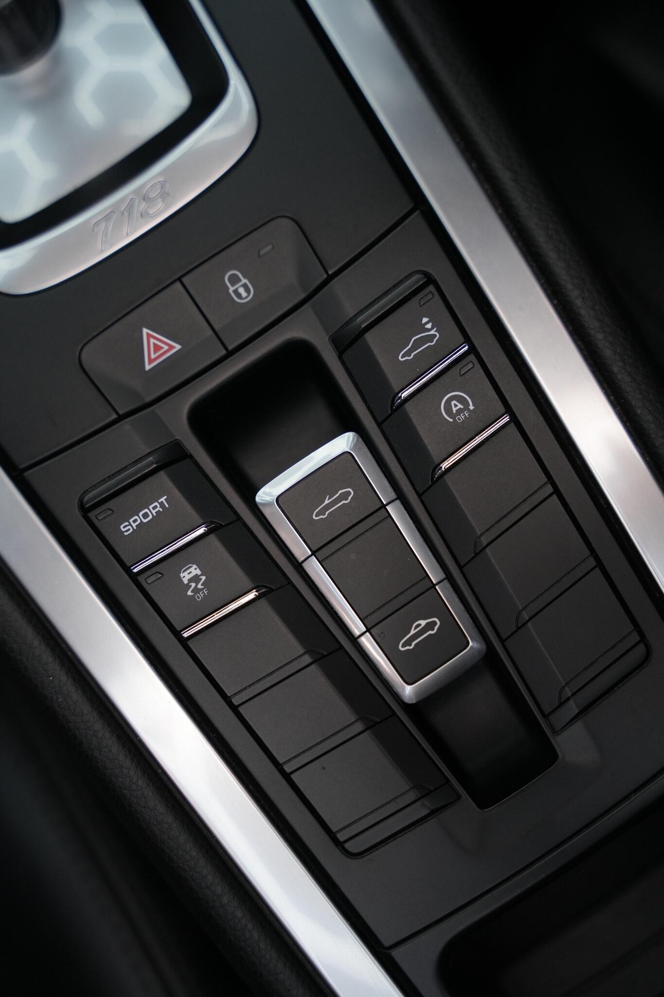 Used Porsche Boxster 2016 for sale - 76657439: Photo 44