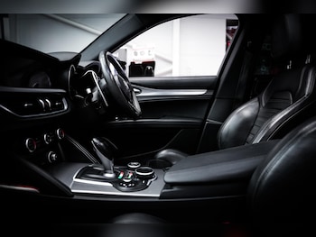 Used Alfa Romeo Stelvio 2017 for sale - 78586530: Photo