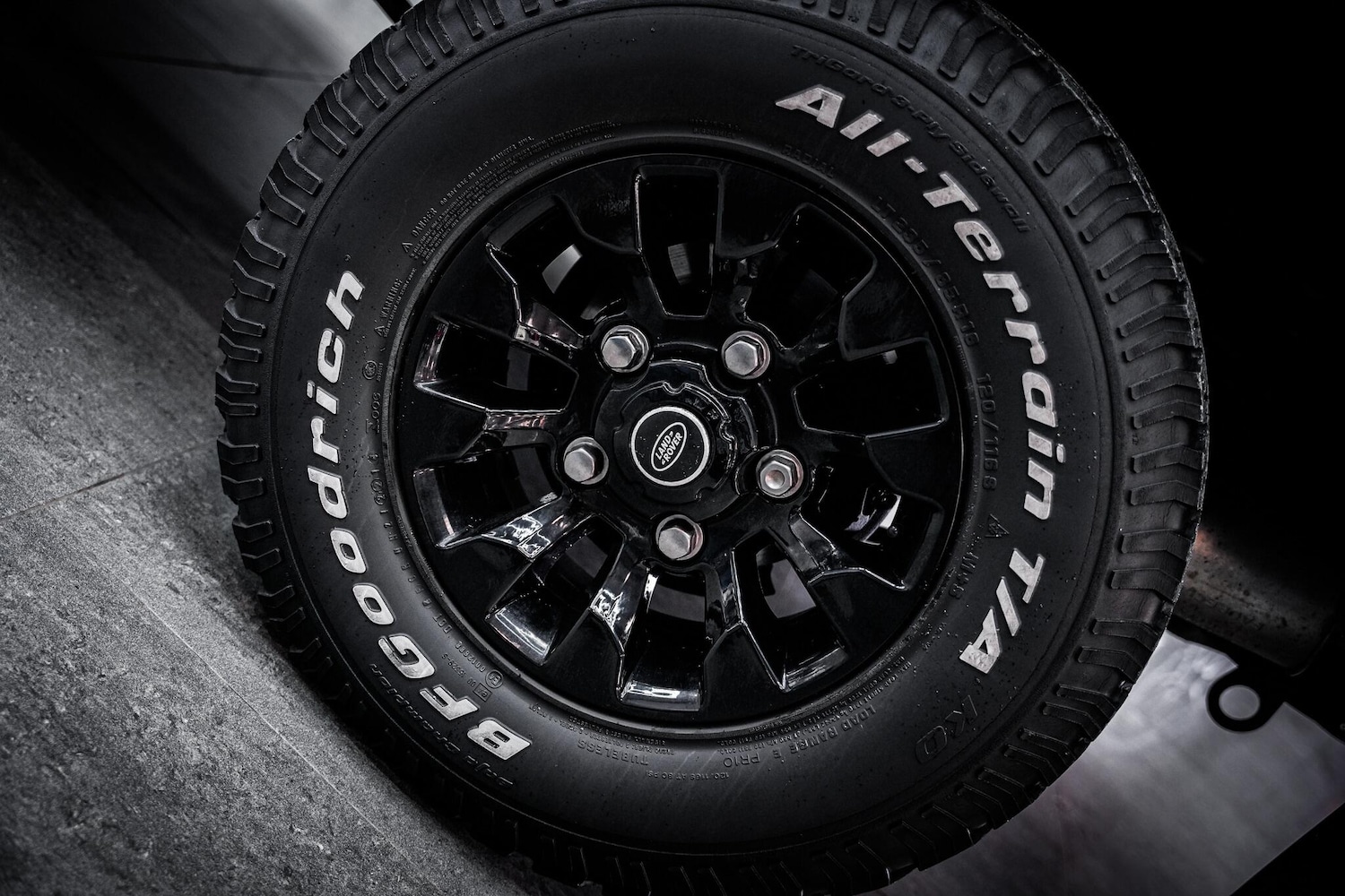 Used Land Rover Defender 110 for sale - 76660397: Photo 26