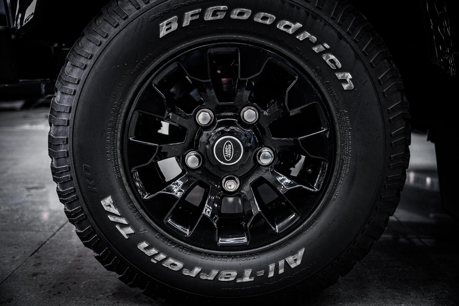 Used Land Rover Defender 110 for sale - 76660397: Photo 27