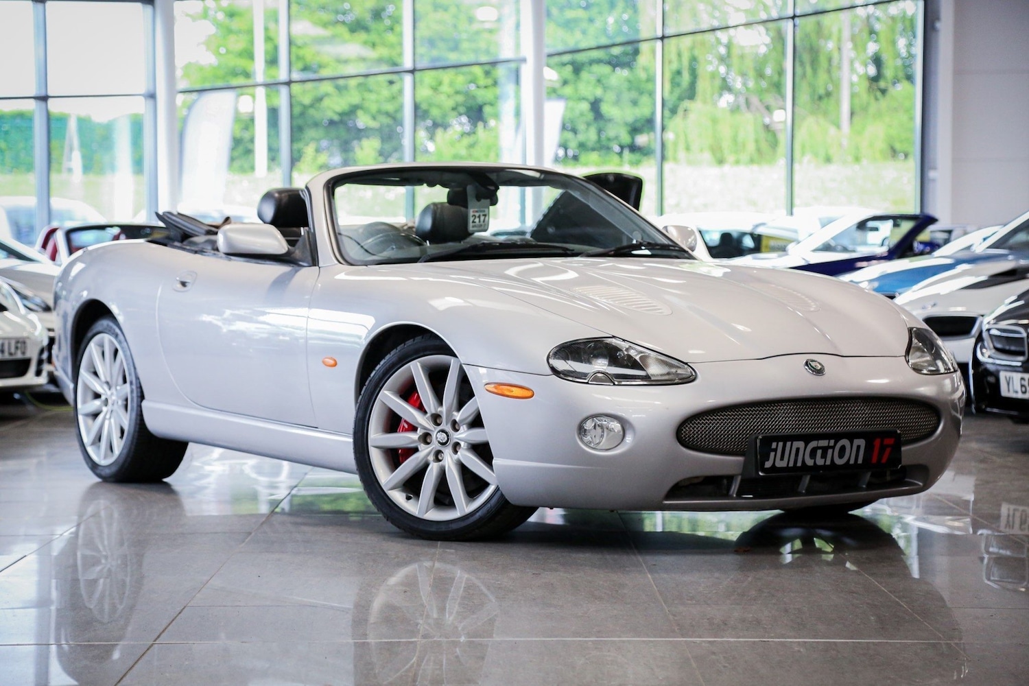 Used Jaguar XKR 2005 for sale - 76660455: Photo 1