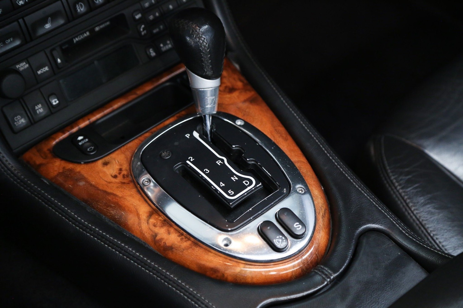 Used Jaguar XKR 2005 for sale - 76660455: Photo 18