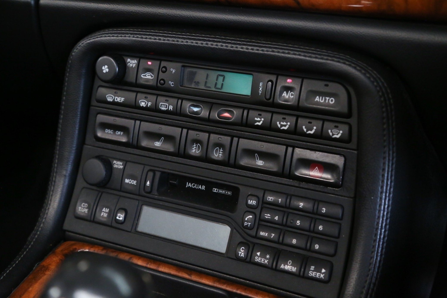 Used Jaguar XKR 2005 for sale - 76660455: Photo 19