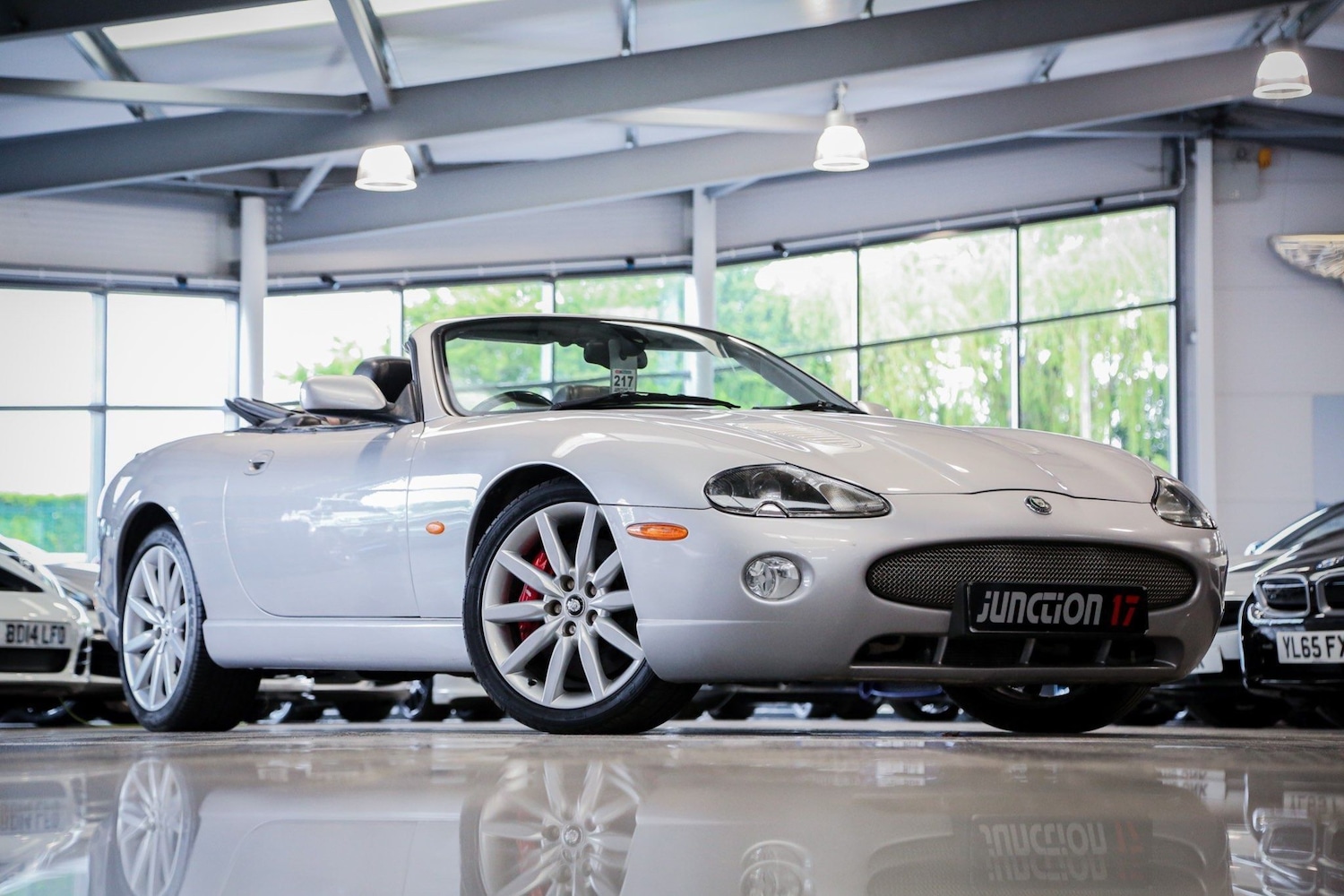 Used Jaguar XKR 2005 for sale - 76660455: Photo 25