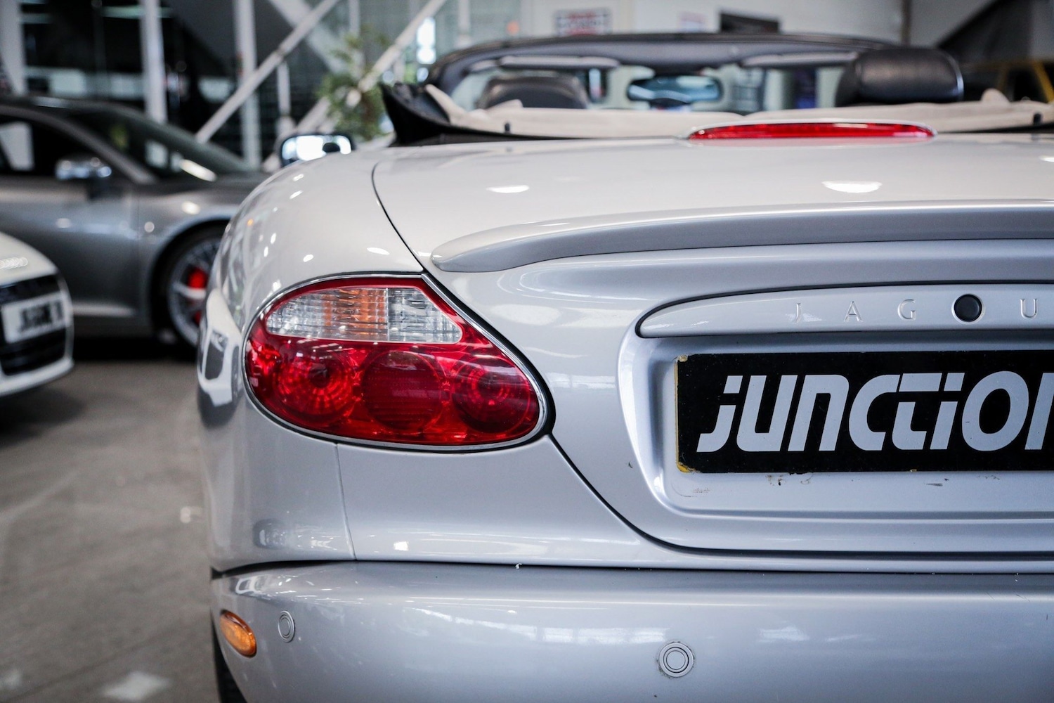 Used Jaguar XKR 2005 for sale - 76660455: Photo 26