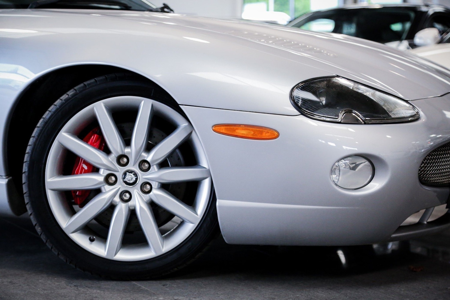Used Jaguar XKR 2005 for sale - 76660455: Photo 30