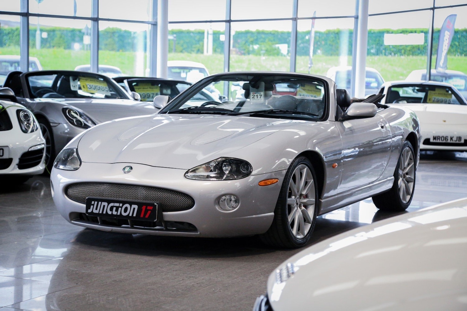 Used Jaguar XKR 2005 for sale - 76660455: Photo 6