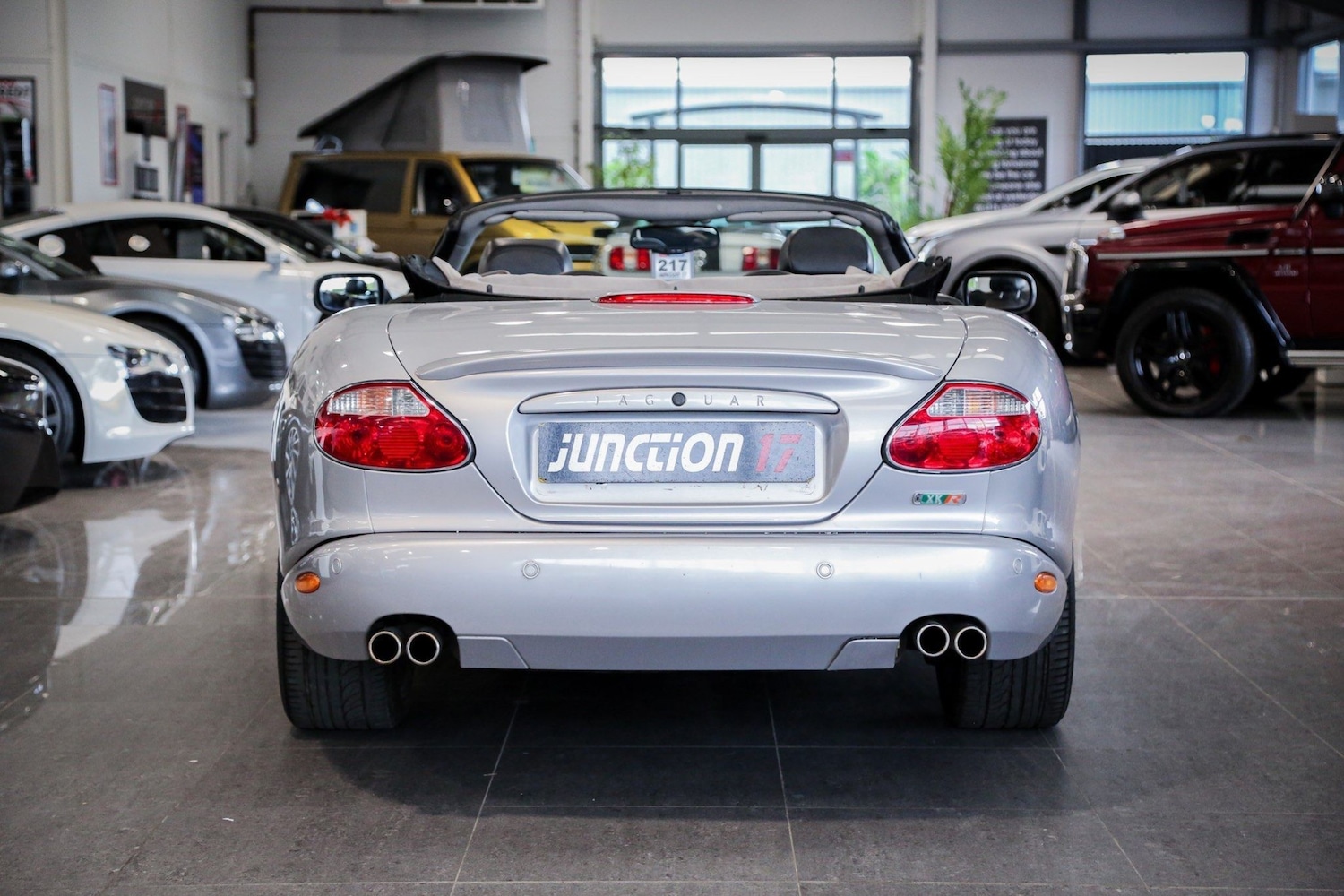 Used Jaguar XKR 2005 for sale - 76660455: Photo 7