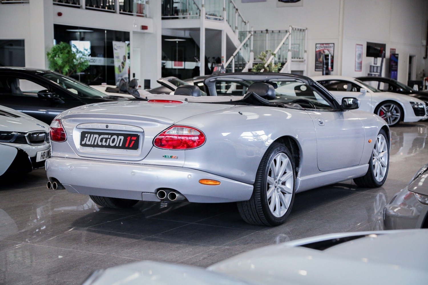 Used Jaguar XKR 2005 for sale - 76660455: Photo 8