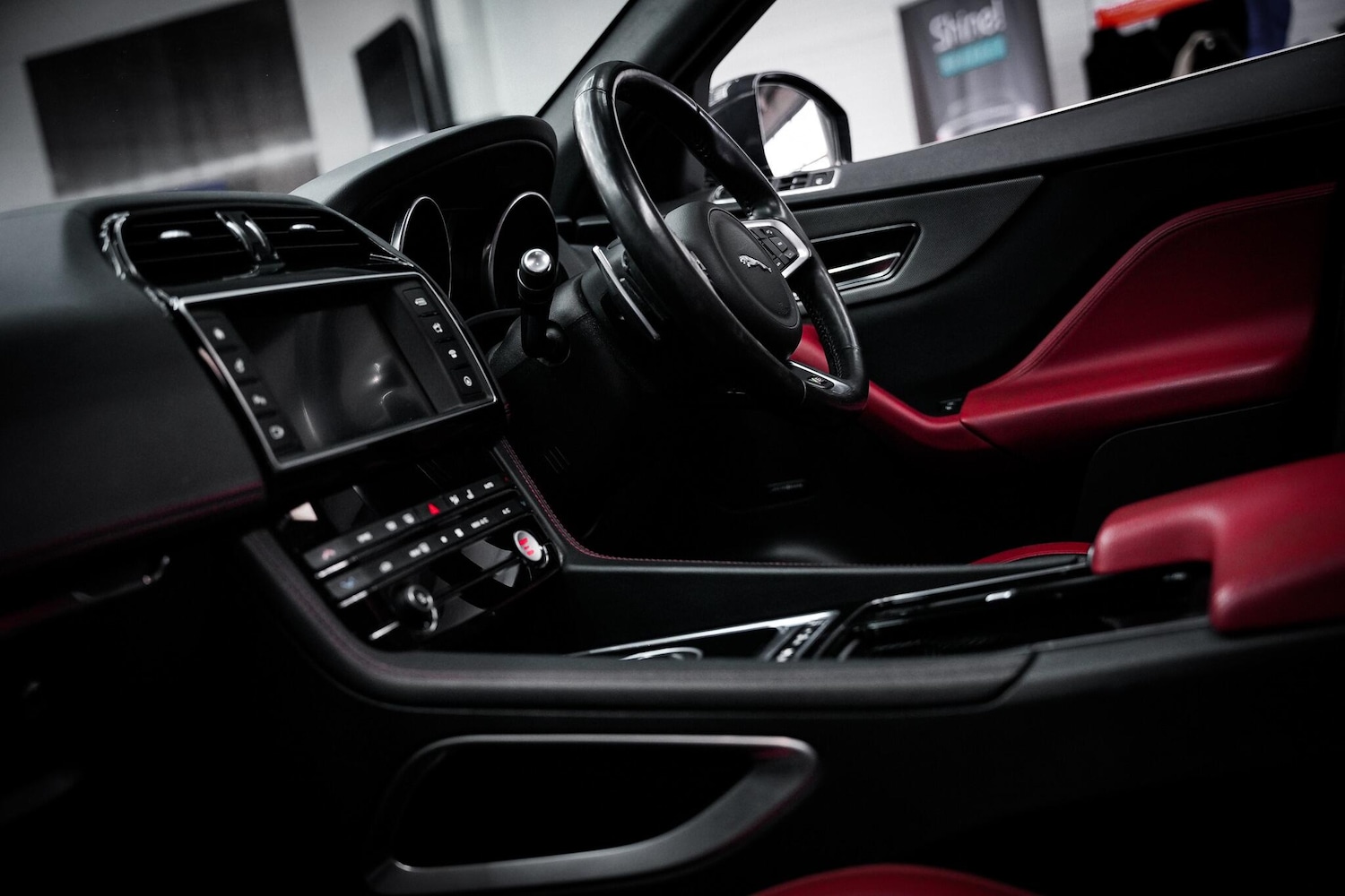 Used Jaguar F-Pace 2017 for sale - 77049748: Photo 3