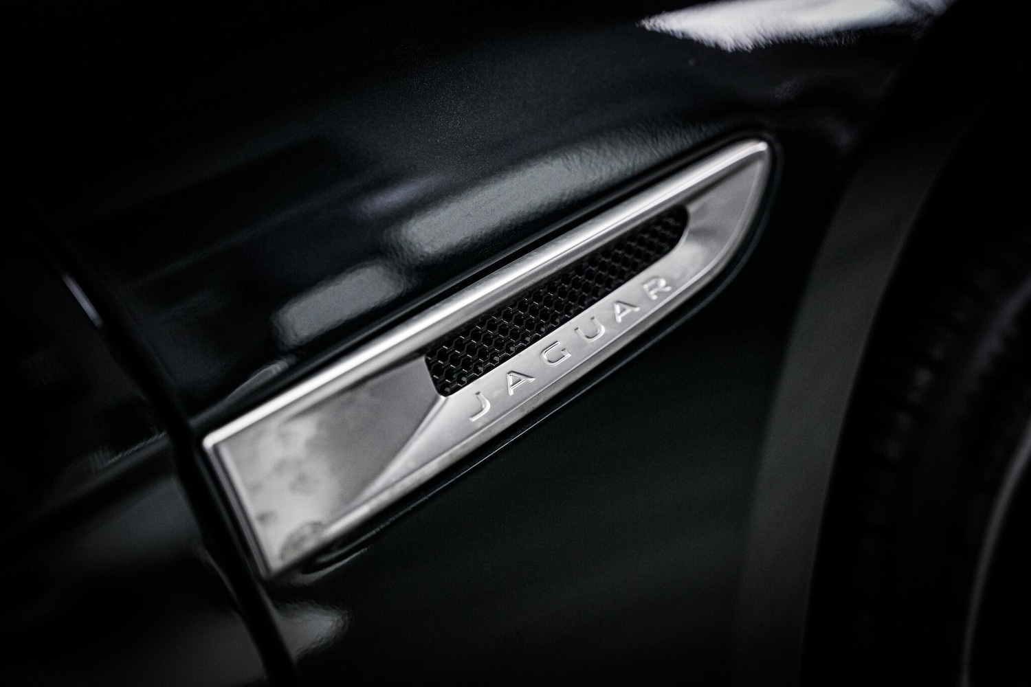 Used Jaguar F-Pace 2017 for sale - 77049748: Photo 32