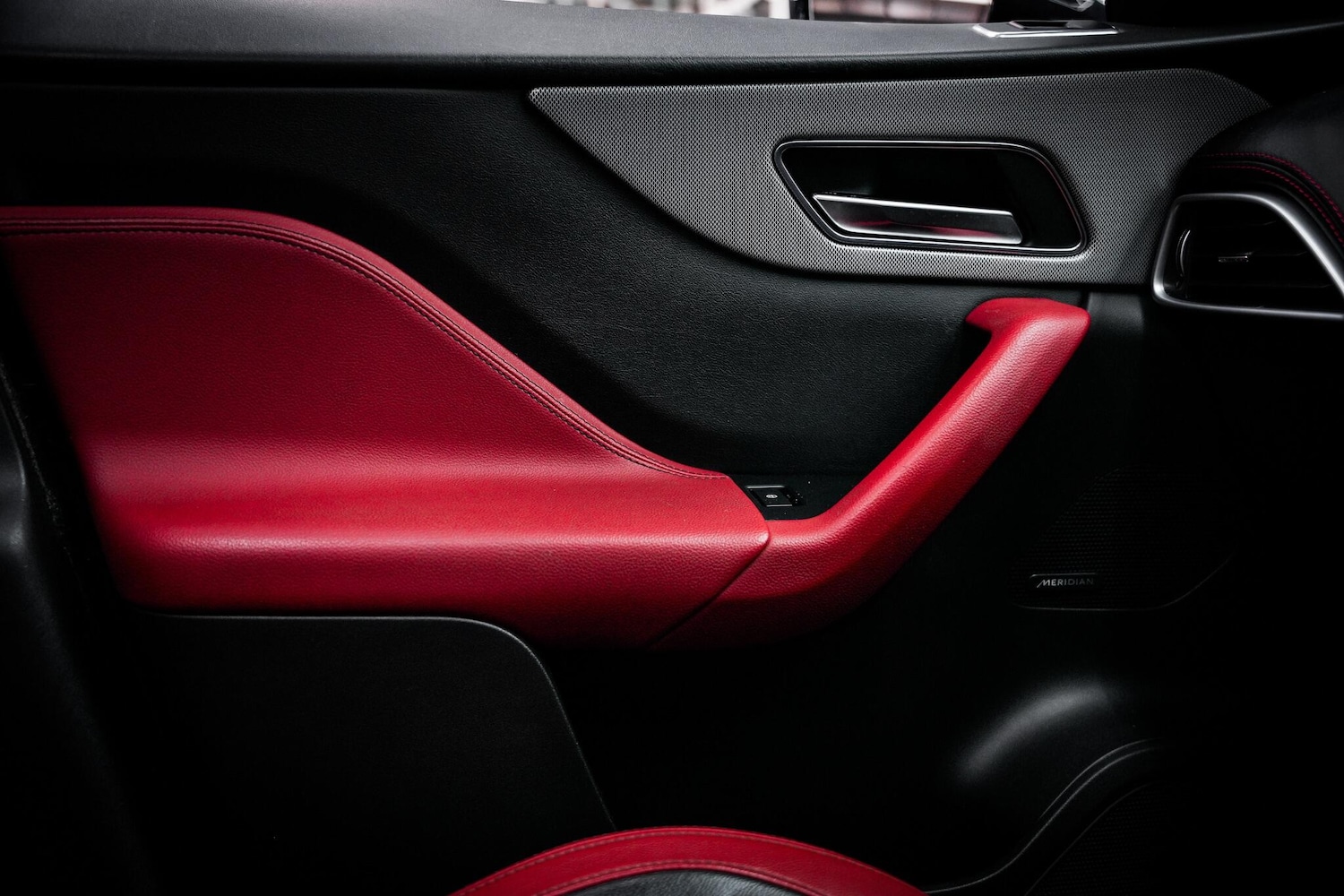 Used Jaguar F-Pace 2017 for sale - 77049748: Photo 44