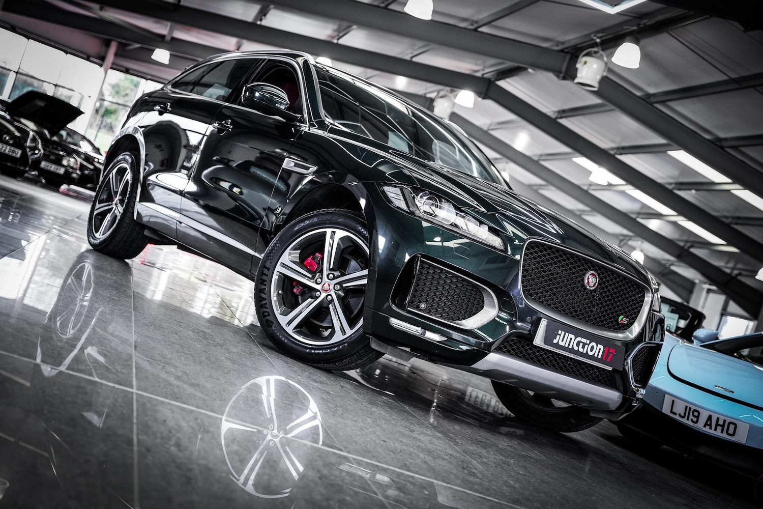 Used Jaguar F-Pace 2017 for sale - 77049748: Photo 8