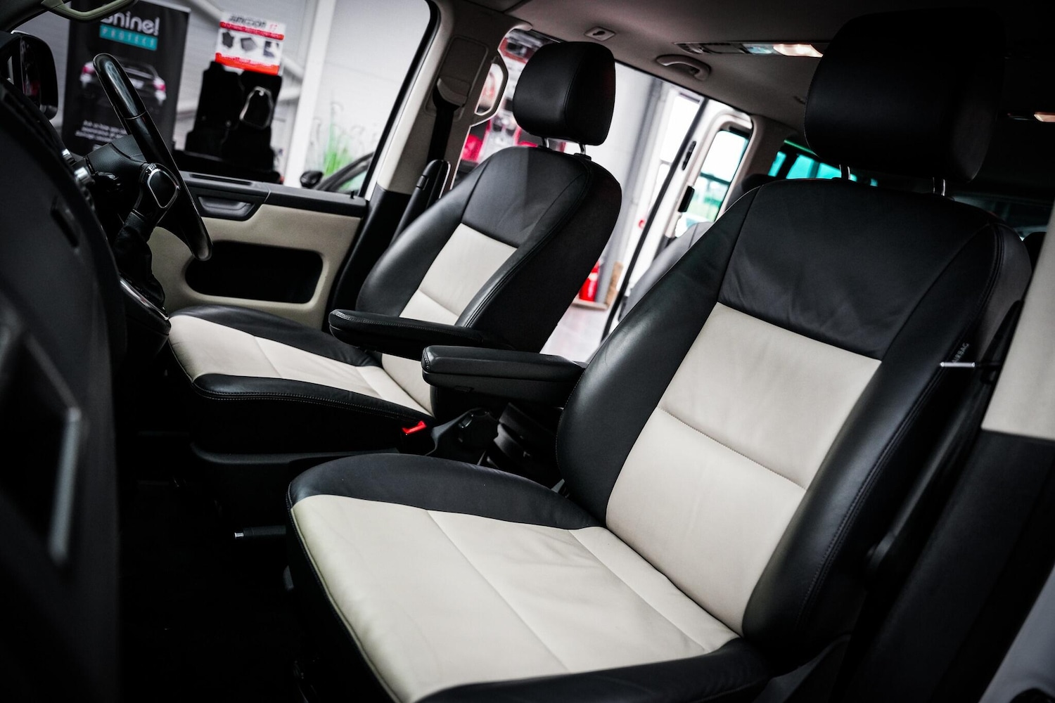 Used Volkswagen Caravelle 2015 for sale - 76660438: Photo 22