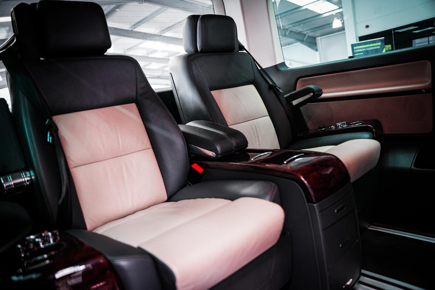 Used Volkswagen Caravelle 2015 for sale - 76660438: Photo 24