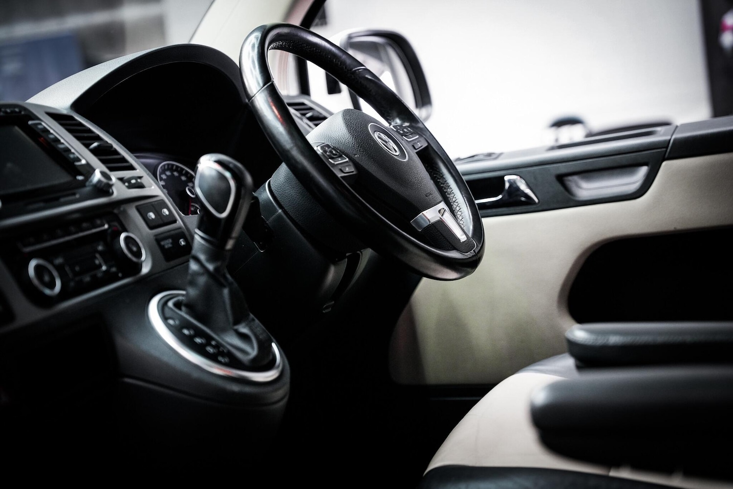 Used Volkswagen Caravelle 2015 for sale - 76660438: Photo 4