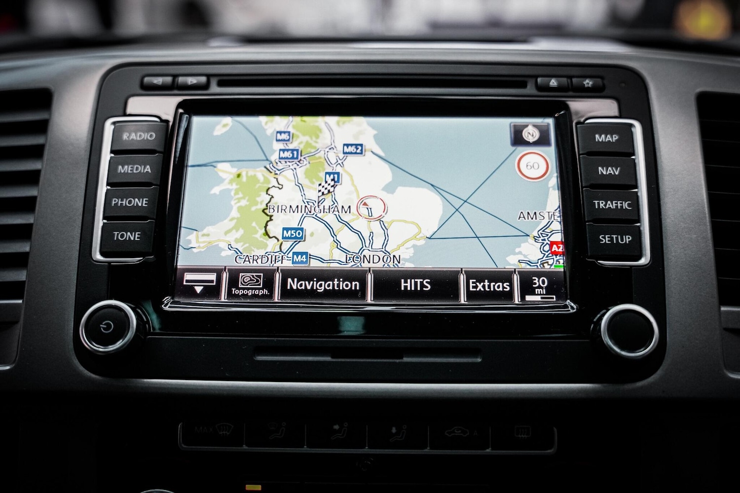 Used Volkswagen Caravelle 2015 for sale - 76660438: Photo 41