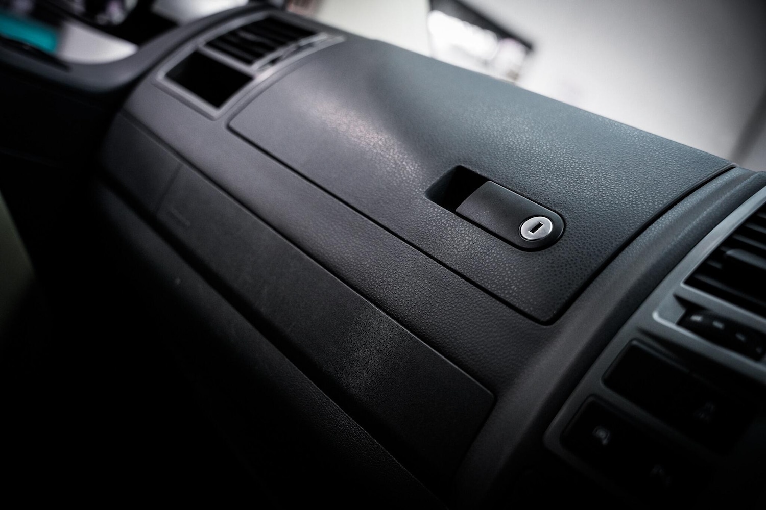 Used Volkswagen Caravelle 2015 for sale - 76660438: Photo 47