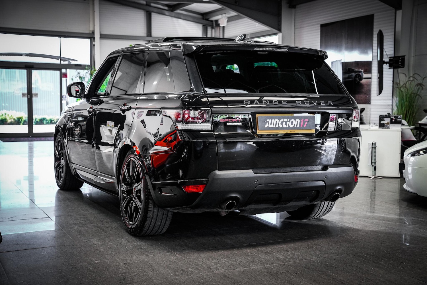 Used Land Rover Range Rover Sport 2017 for sale - 76660440: Photo 14