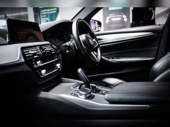 Used BMW 5 Series 2018 for sale - 79039472: Photo