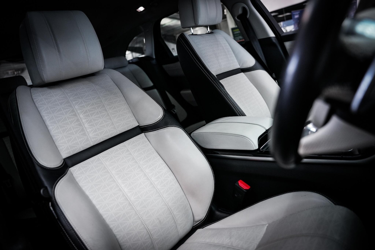 Used Land Rover Range Rover Velar 2018 for sale - 76701099: Photo 16