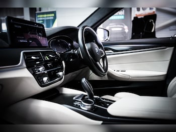 Used BMW 5 Series 2021 for sale - 79034387: Photo