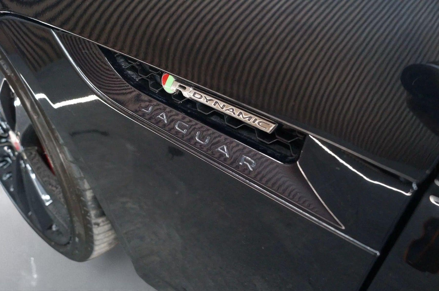 Used Jaguar F-Type 2019 for sale - 76660404: Photo 30