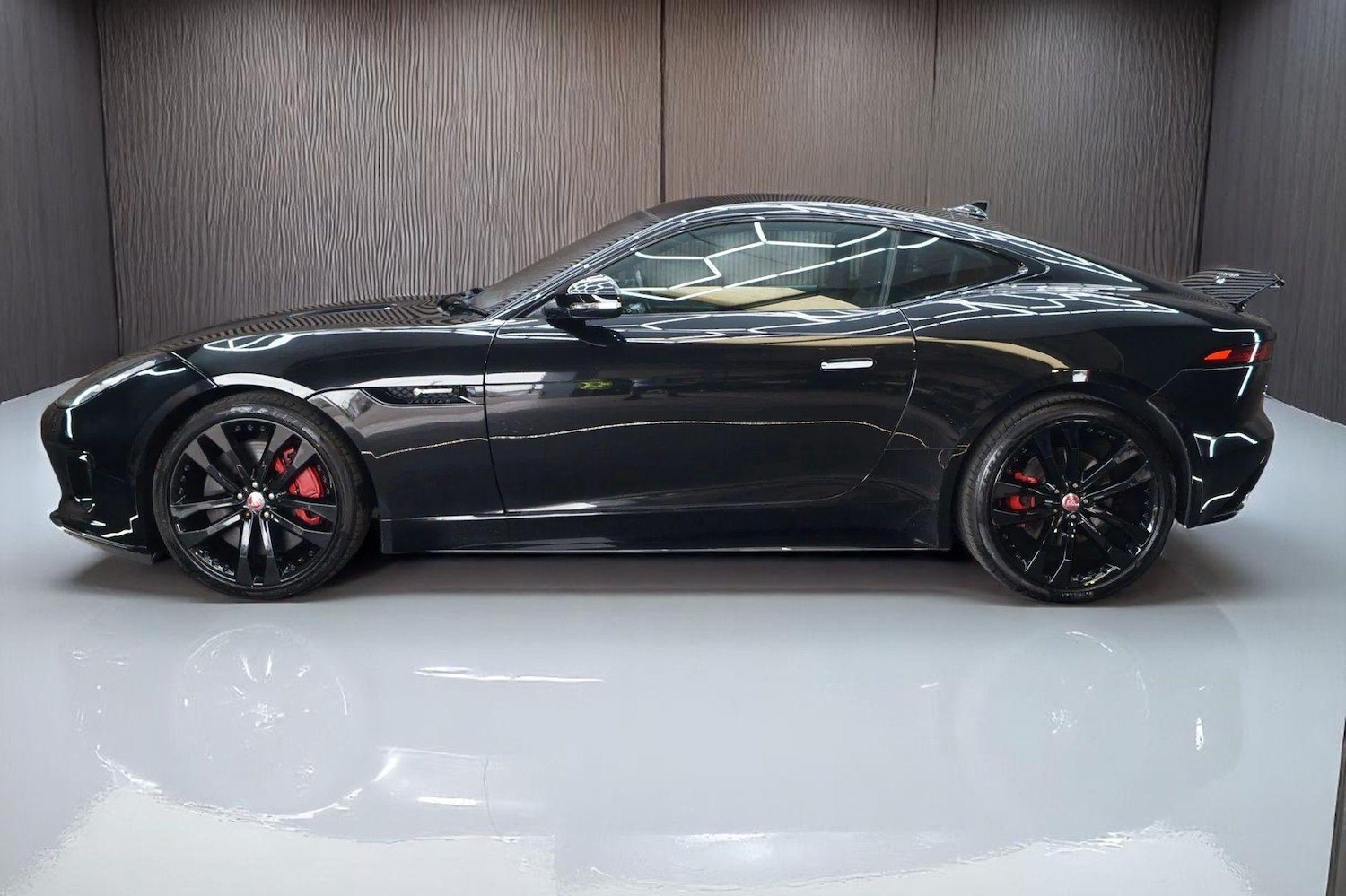 Used Jaguar F-Type 2019 for sale - 76660404: Photo 5