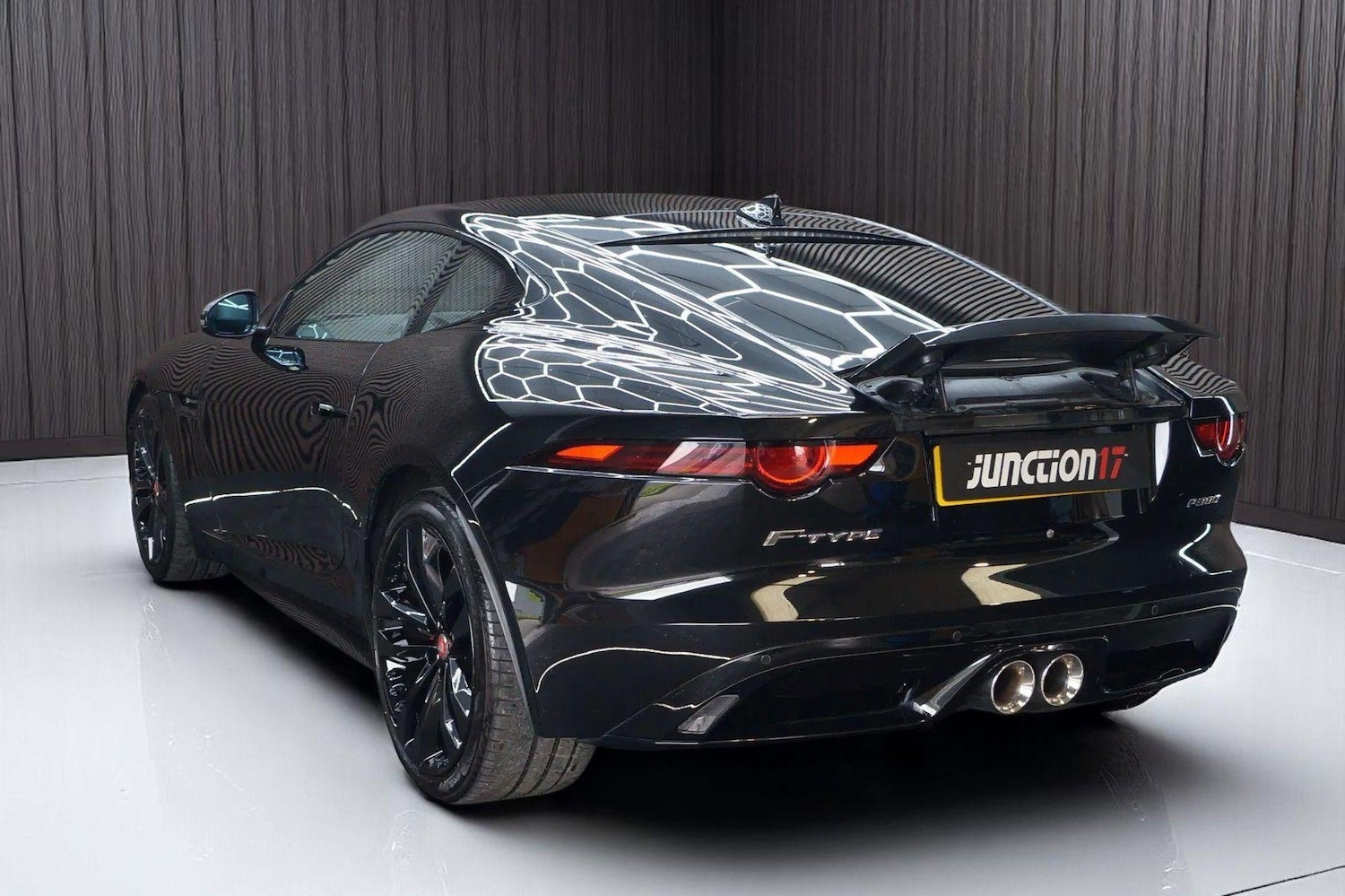 Used Jaguar F-Type 2019 for sale - 76660404: Photo 6