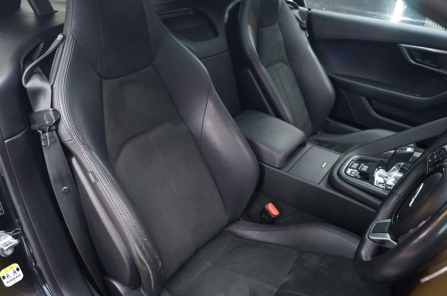 Used Jaguar F-Type 2019 for sale - 76660404: Photo 9