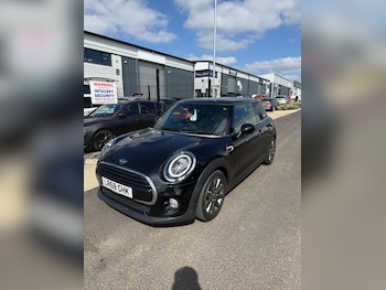 Used MINI Hatch 2018 for sale - 78335338: Photo
