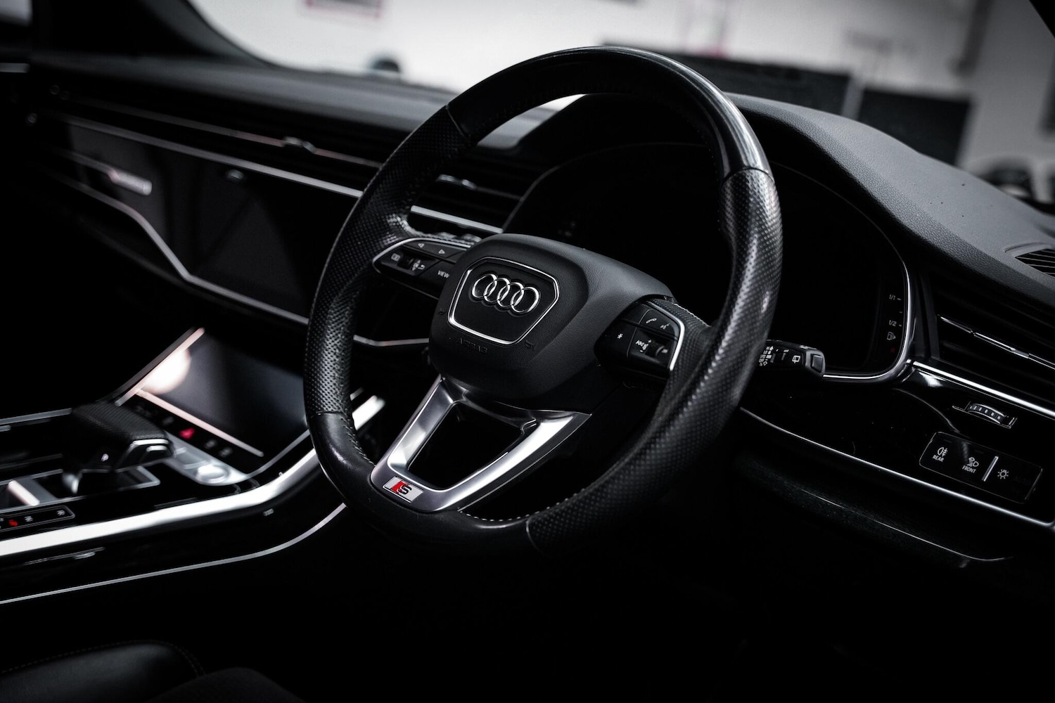 Used Audi Q8 2019 for sale - 76989127: Photo 18