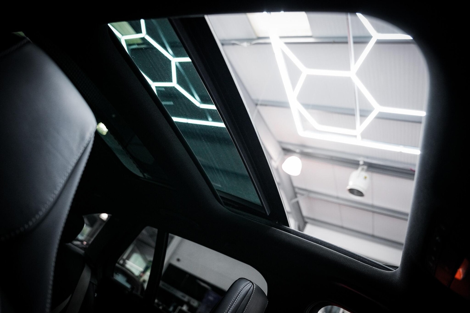 Used Mercedes-Benz C Class 2016 for sale - 76658311: Photo 4