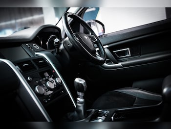 Used Land Rover Discovery Sport 2018 for sale - 79131924: Photo