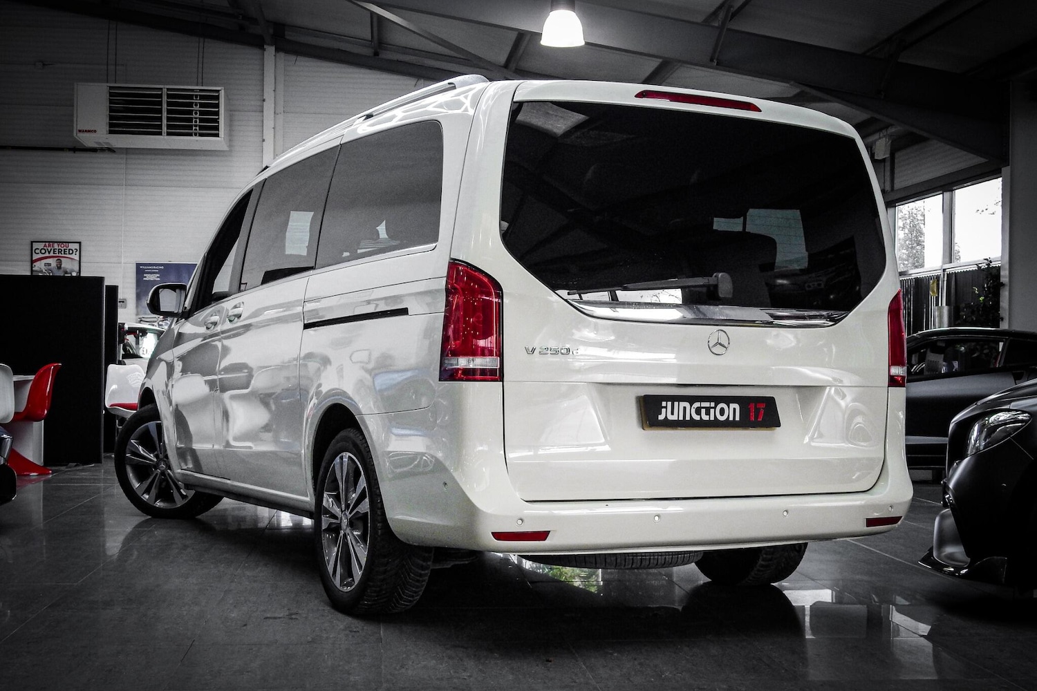 Used Mercedes-Benz V-Class 2016 for sale - 76660401: Photo 4