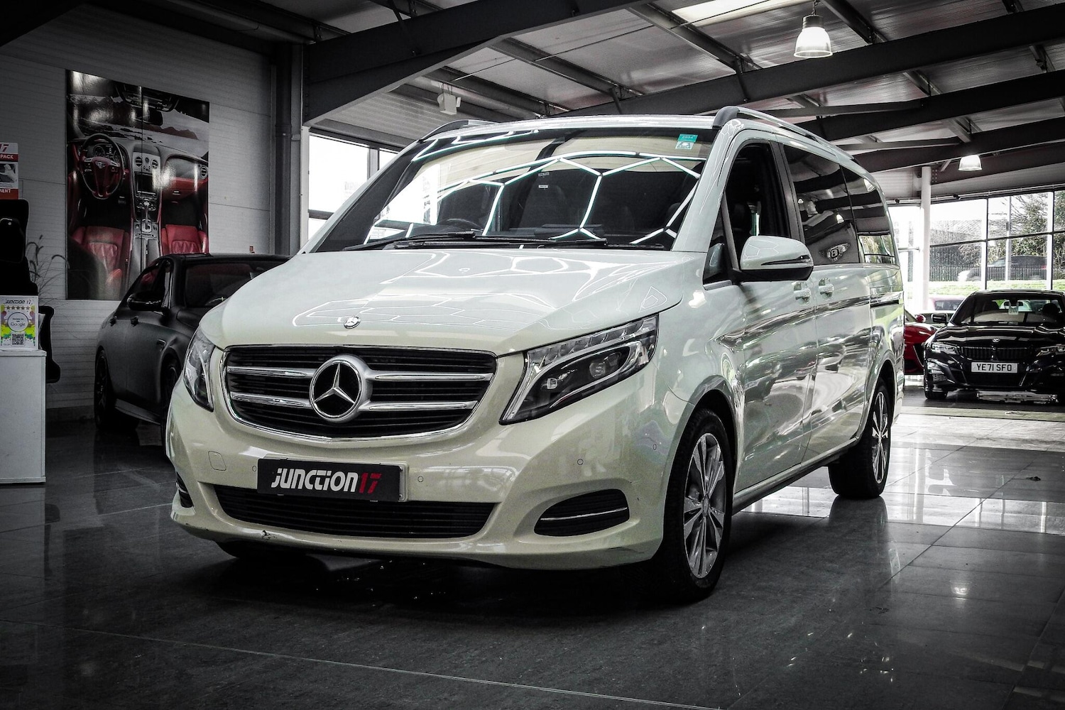 Used Mercedes-Benz V-Class 2016 for sale - 76660401: Photo 9