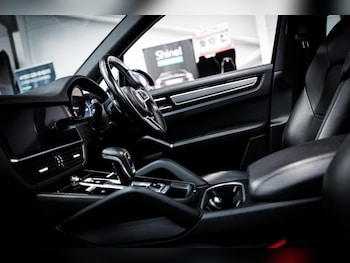 Used Porsche Cayenne 2018 for sale - 78047635: Photo